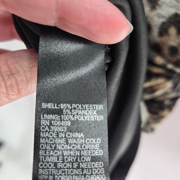 Tahari Arthur S. Levine Animal Print Built in Belt Midi Dress 6 petite - Picture 7 of 9